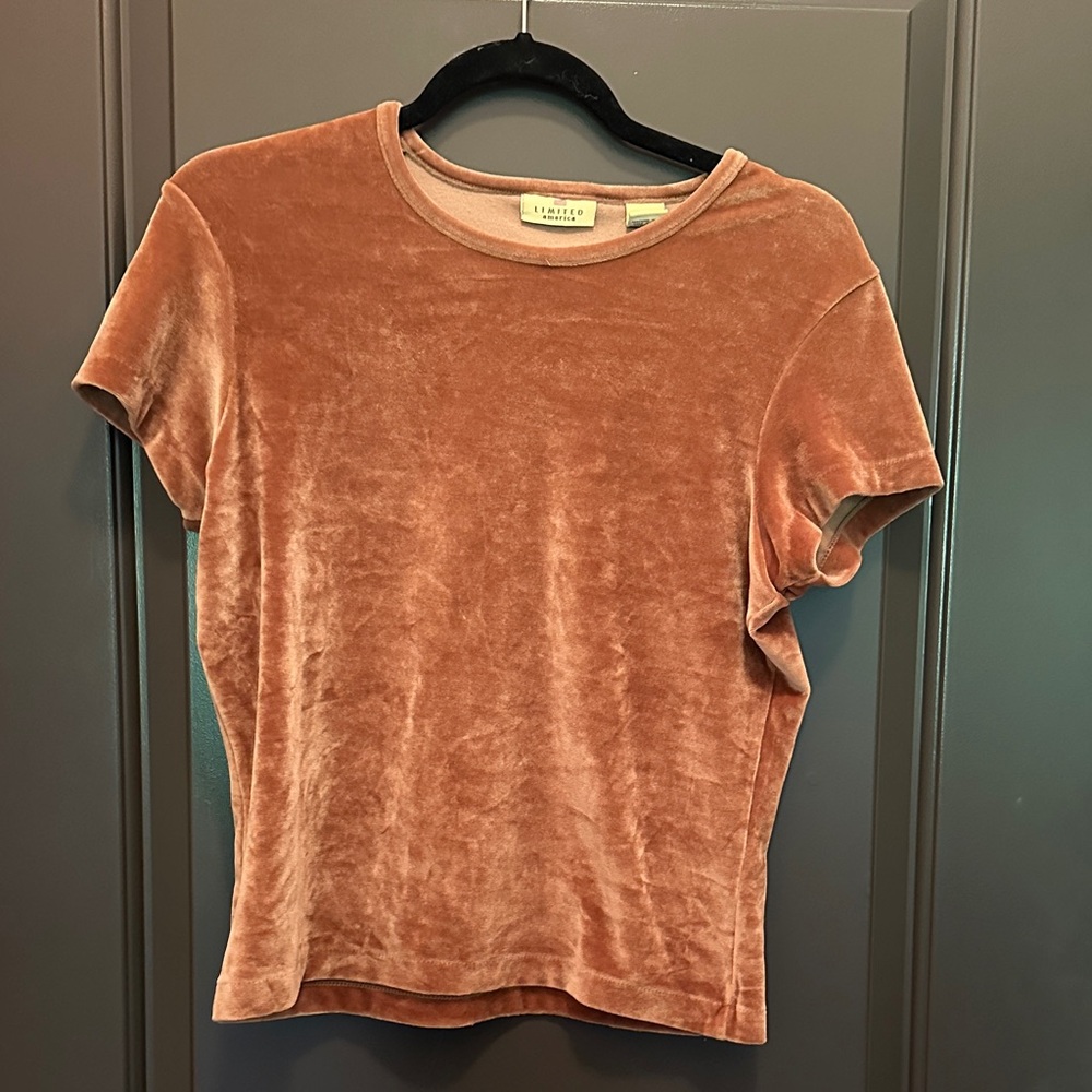 The Limited Velvet Short Sleeve‎ Top in Golden Yellow Size M